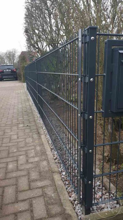 lider-zaun-doppelstabmattenzaeune-galerie (3)